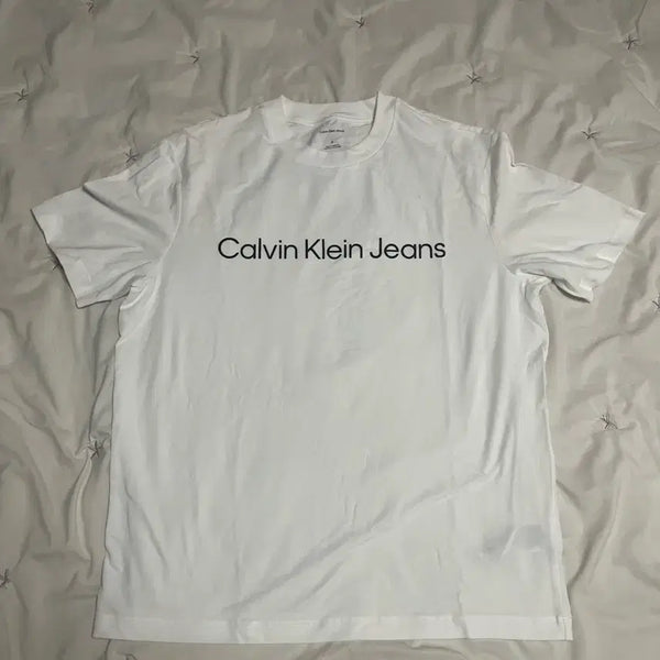 [BUNJANG] Calvin Klein T-Shirt White Size M / 캘빈클라인 반팔