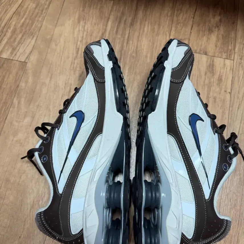[BUNJANG] Nike Shox R4 Travis Scott Edition Sneakers (Size 290) / 나이키 샥스 290 스캇착 제품