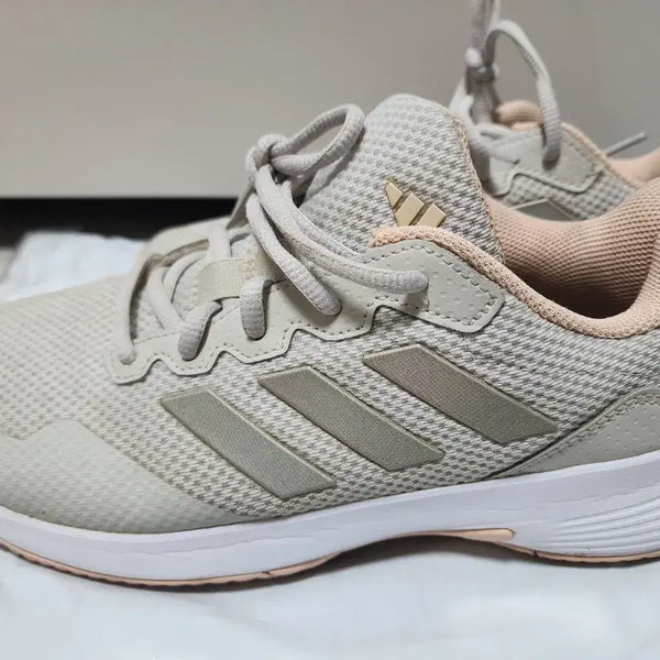 [BUNJANG] Adidas Gamecourt 2 Women's Sneakers 240mm / 아디다스 게임코트2 여성 운동화 240mm / 상태 좋음