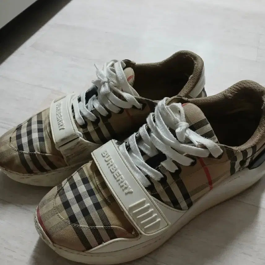 [BUNJANG] Burberry Check Sneakers / 버버리 체크 스니커즈
