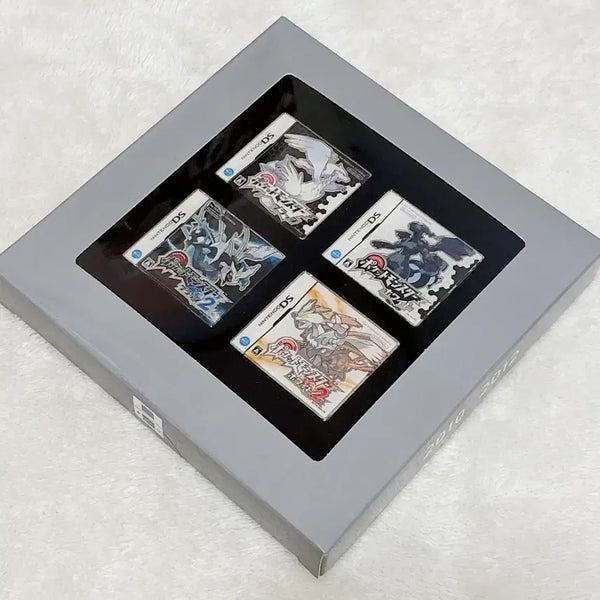 [BUNJANG] Pokemon Center 30th Anniversary Cartridge Game Pack Black White Pins / 포켓몬스터 포케센 30주년 카트리지 게임팩 패키지 블랙 화이트 핀즈