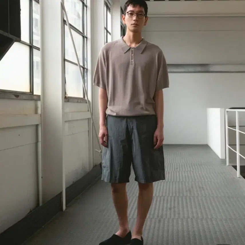 [BUNJANG] Another Office Voluminous Silk Knit Polo T-Shirt (Concrete) / [3] 어나더오피스 반팔 니트 (콘크리트)