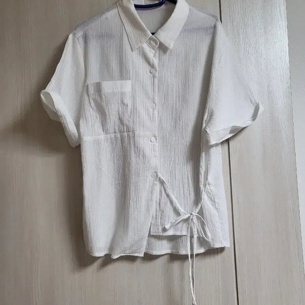 [BUNJANG] Women's White Short-Sleeve Shirt with Waist String / 여성 화이트 허리 스트링 반팔 셔츠