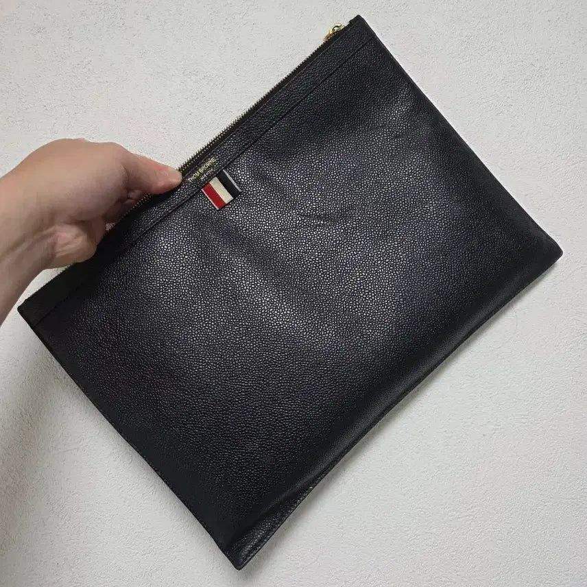 [BUNJANG] Thom Browne Tab Pebble Grain Clutch Bag / 톰브라운 탭 페블 그레인 클러치백