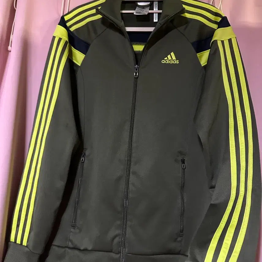 [BUNJANG] Adidas Khaki Three-Stripes Zip-Up Track Top Jersey / 아디다스져지 아디다스 카키 트랙탑 아디다스 삼선 집업 아디다스카키져지
