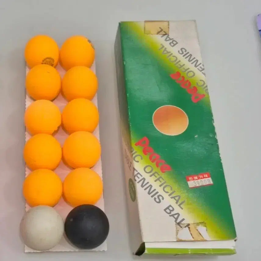 [BUNJANG] Table Tennis Balls (12 ct) - 10 New, 2 Used / 탁구공 12개(10개 새것.2개 사용한것)