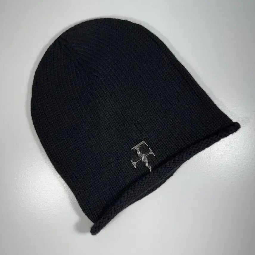 [BUNJANG] Far From What F Charm Beanie / 파프롬왓 Far F 참 비니