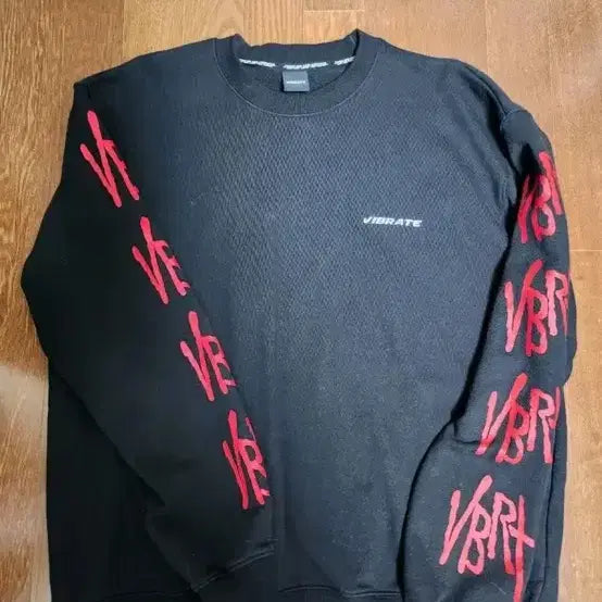 [BUNJANG] Vibrate Logo Crewneck Sweatshirt (L) / 바이브레이트 맨투맨 L 입니다