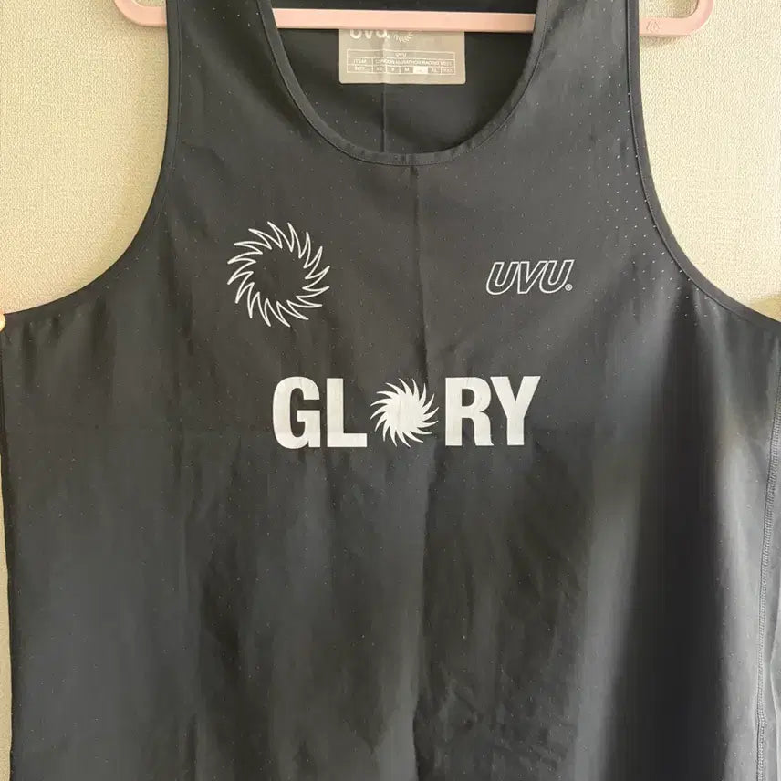 [BUNJANG] UVU Gallery Short Sleeve Tank Top and Leggings Set - Black / UVU 글러리 반팔 나시 블랙 레깅스 세트
