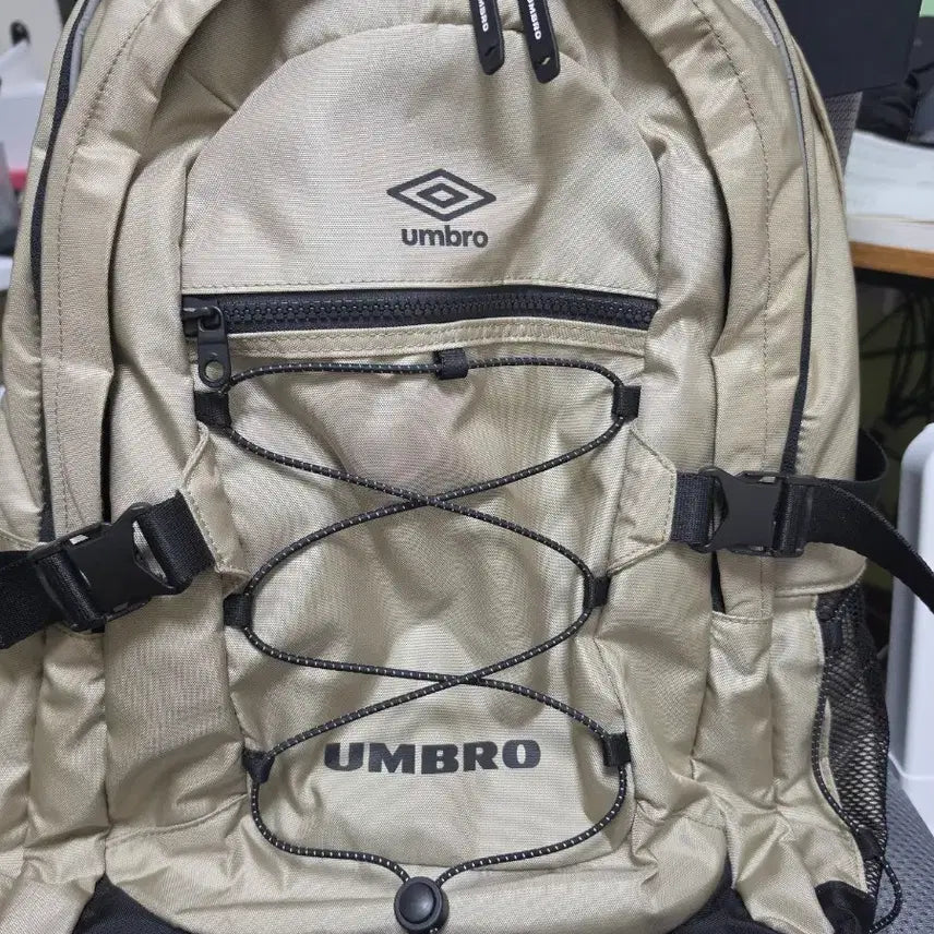 [BUNJANG] Umbro Backpack Beige / 엄브로 백팩 베이지색