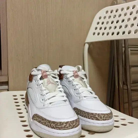 [BUNJANG] Jordan Spizike Low White Archaeo Brown / 조던 스피자이크 로우 화이트 아키오 브라운 230