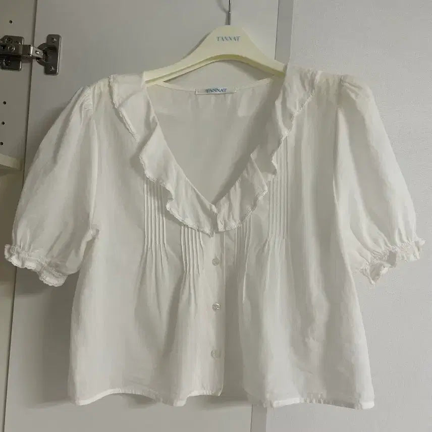 [BUNJANG] Tanatt Wave Shirring Blouse / 타낫 웨이브셔링 블라우스