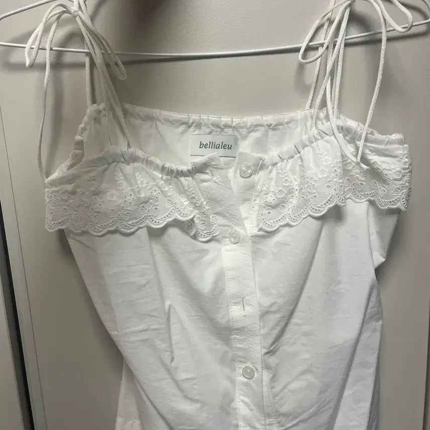 [BUNJANG] Veliyard White Button Lace Bustier Cami Blouse / 벨리아르 화이트 버튼 레이스 뷔스티에 나시 블라우스
