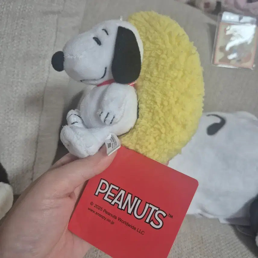 [BUNJANG] Snoopy Yellow Moon Plush Doll / 스누피 옐로우 달 인형