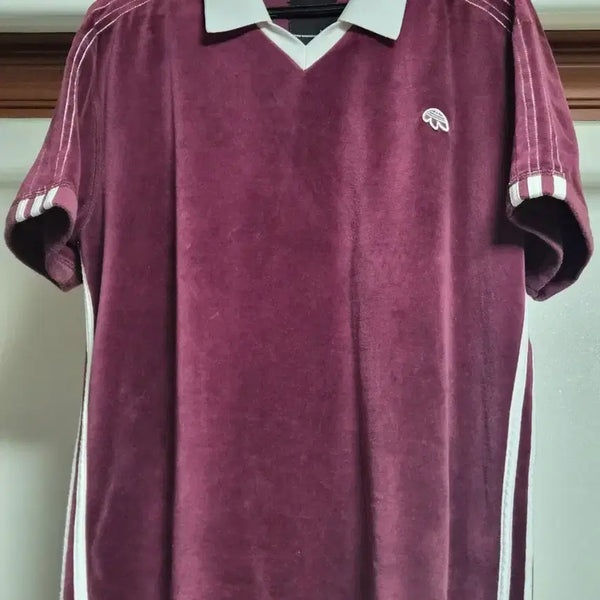 [BUNJANG] Adidas x Alexander Wang Velour Collared T-Shirt Burgundy / 아디다스 x 알렉산더왕 벨루어 카라 티셔츠