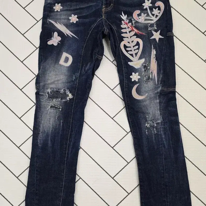 [BUNJANG] DSquared2 Distressed Embroidered Men's Jeans Size 35 / 디스퀘어드2 디스트로이드 자수 남성 청바지.싸이즈 35