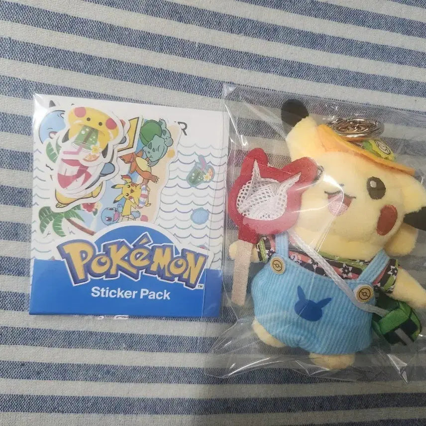 [BUNJANG] Pokemon Pikachu Overalls Plush Toy and Sticker Pack / 새상품)포켓몬스터 멜빵 피카츄