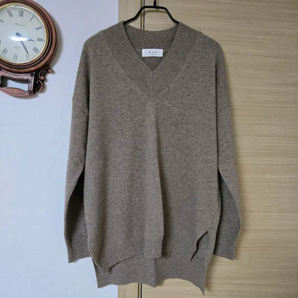 [BUNJANG] MAR Wool Blend V-Neck Asymmetric Loose Fit Knit - Beige Brown / MAR 울 혼방 브이넥 언발 루즈핏 니트 베이지 브라운