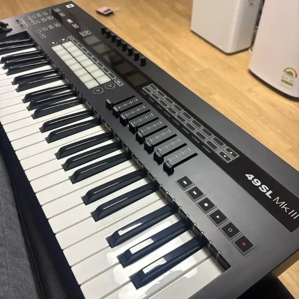[BUNJANG] Novation 49SL MkIII Keyboard Controller / Novation 49SL MkIII 컨트롤러 정가 80만원입니다!