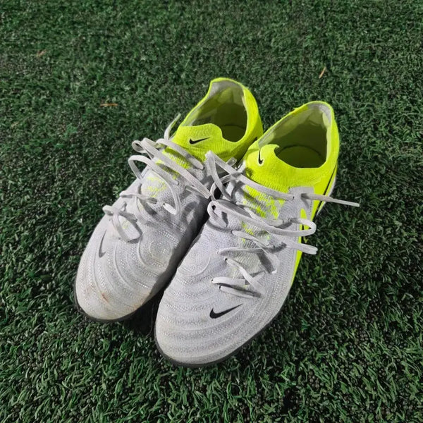 [BUNJANG] Nike Phantom GX2 Pro TF (Futsal Shoes) / [240] 나이키 팬텀 GX2 프로 TF (풋살화)
