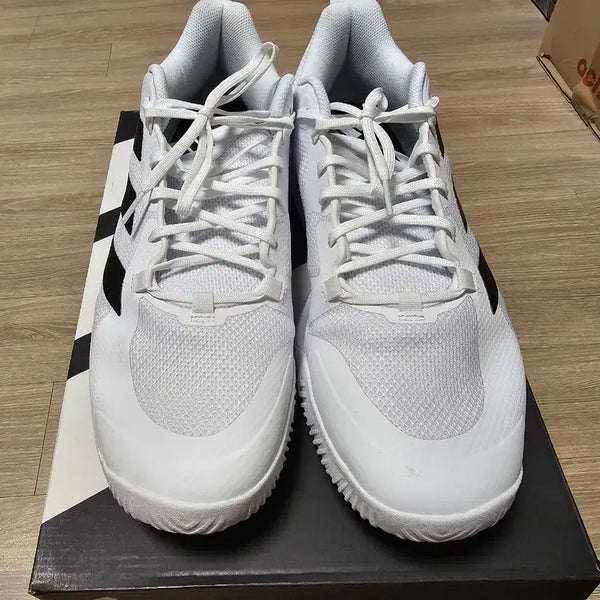 [BUNJANG] Adidas Badminton/Volleyball Shoes (320mm) / 배드민턴화 배구화 320mm 판매합니다.