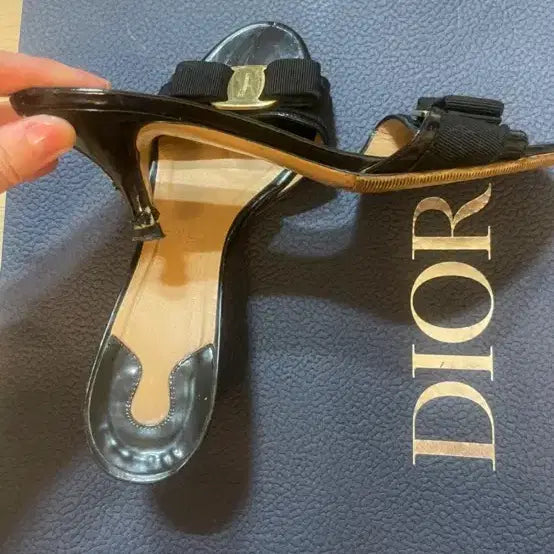 [BUNJANG] Salvatore Ferragamo Vara Bow Mule Sandals Black / 페라가모 바라 리본 뮬 샌들 고급 블랙 페레가모