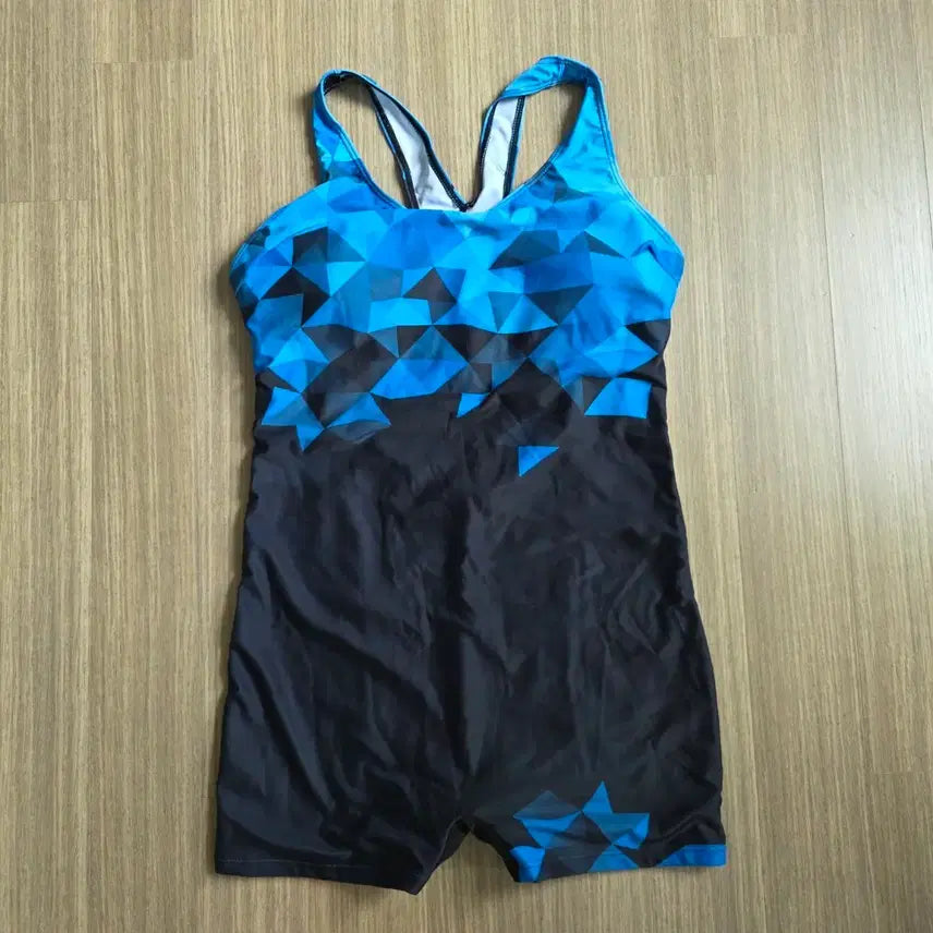 [BUNJANG] Geometric Pattern Square Leg Swimsuit - Size 105 / 새제품) 사각원피스 수영복. 105