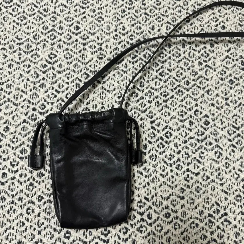 [BUNJANG] COS Leather Phone Pouch with Strap / 코스 cos 레더 폰 파우치
