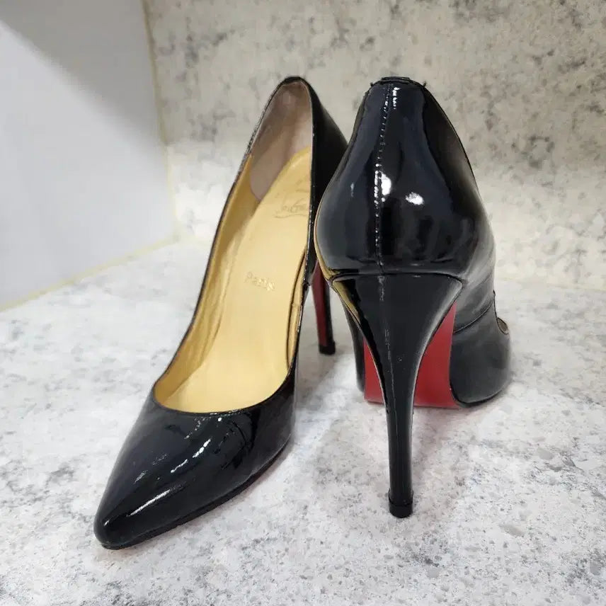 [BUNJANG] Christian Louboutin Black Enamel Pumps / 크리스찬루부탱 블랙 에나멜 펌프스