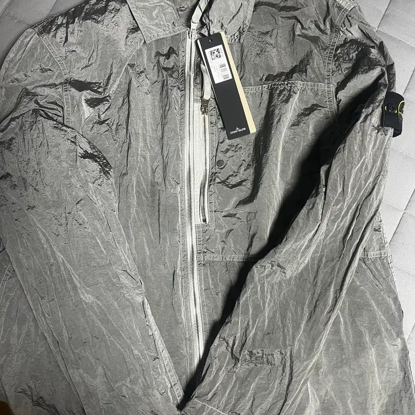 [BUNJANG] Stone Island Nylon Metal Overshirt Pearl Grey XL / XL /스톤 아일랜드 나일론메탈 오버셔츠 펄 그레이