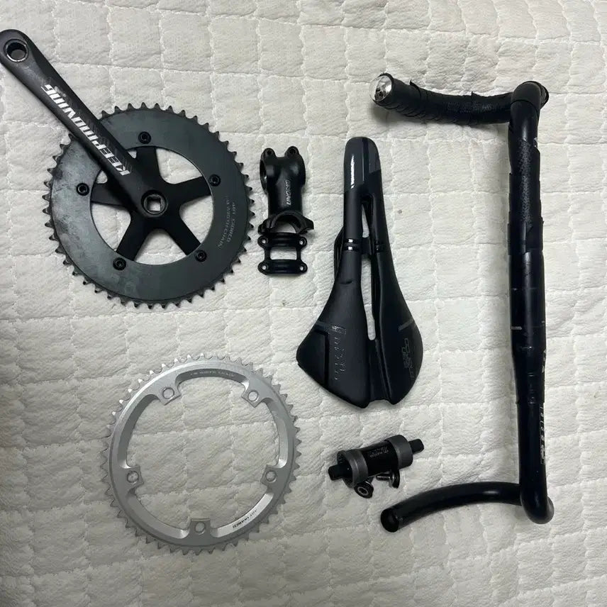 [BUNJANG] Tsunami Bicycle Handlebar, San Marco Saddle, Uno Stem, Tsunami Chainring, Spcakes Chainring, Bucklos Bottom Bracket Set / 자전거 용품 판매