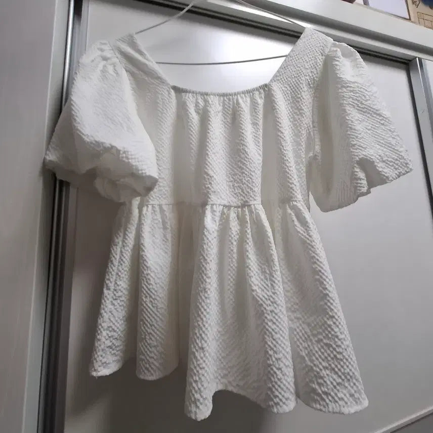 [BUNJANG] Puff Sleeve Square Neck Blouse White / 퍼프소매 스퀘어넥 블라우스 흰색