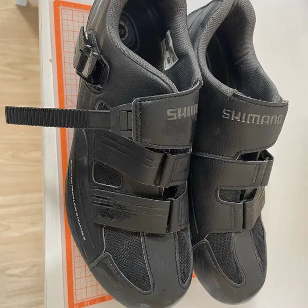 [BUNJANG] Shimano RP3 Road Cycling Shoes (43E) with SM-SH11 Cleats & PD-R540 Pedals / 시마노 RP3 로드 클릿슈즈 43E + SM-SH11 클릿 + PD-R5