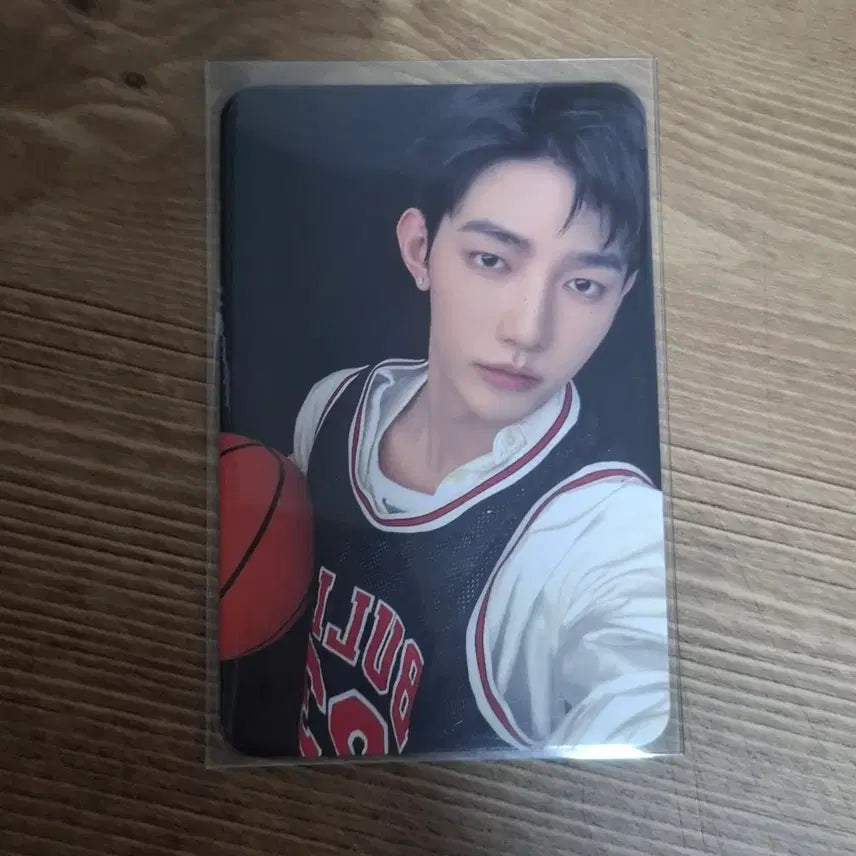 [BUNJANG] ZEROBASEONE Zhang Hao Curious Basketball Version Photocard / 앤더블 장하오 큐리어스 농구버전 포카양도