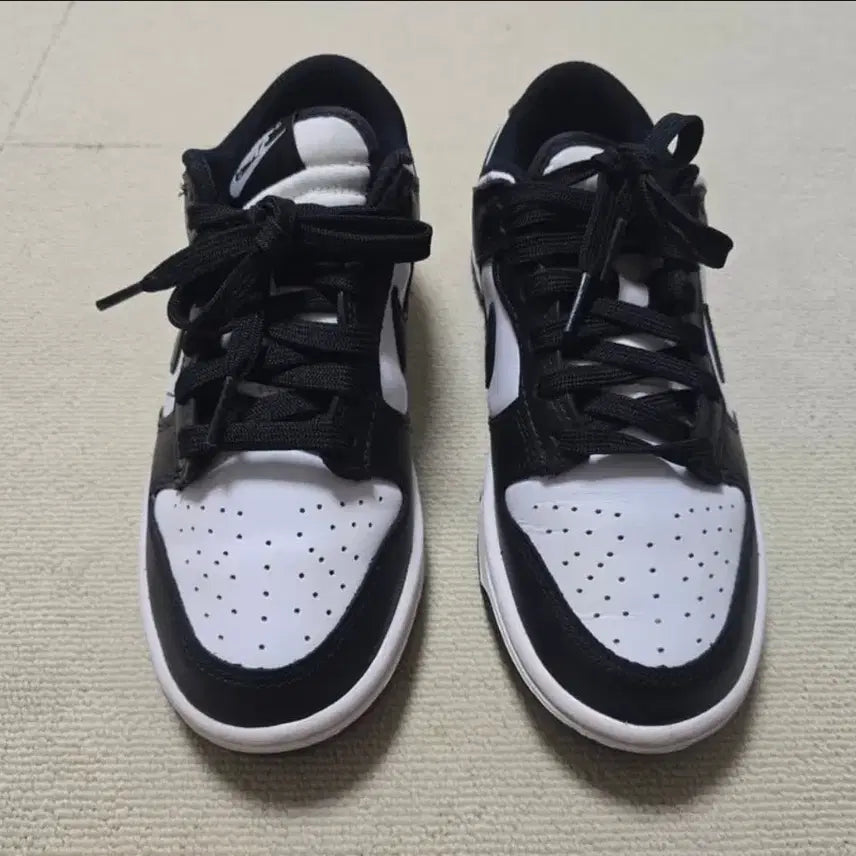 [BUNJANG] Nike Dunk Low "Panda" DD1503-101 / [W] 나이키 덩크 로우 DD1503-101 블랙 화이트 범고래(230)
