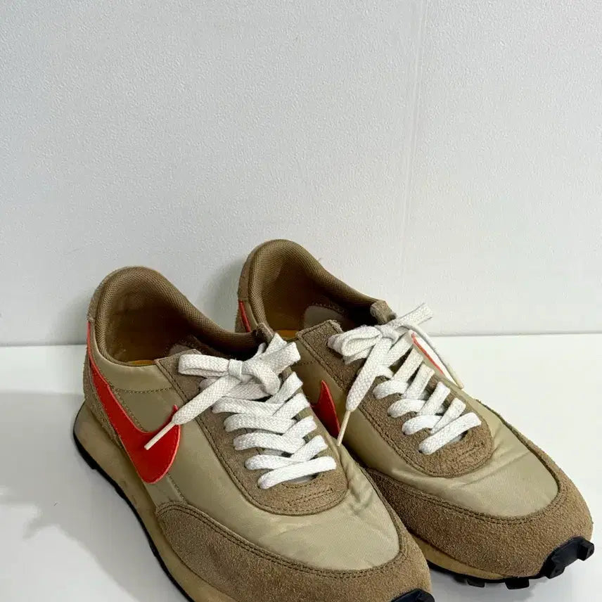 [BUNJANG] Nike Daybreak Beige/Orange Vintage Custom Sneakers (260) / 데이브레이크 베/주 260 중창 빈티지 커스텀