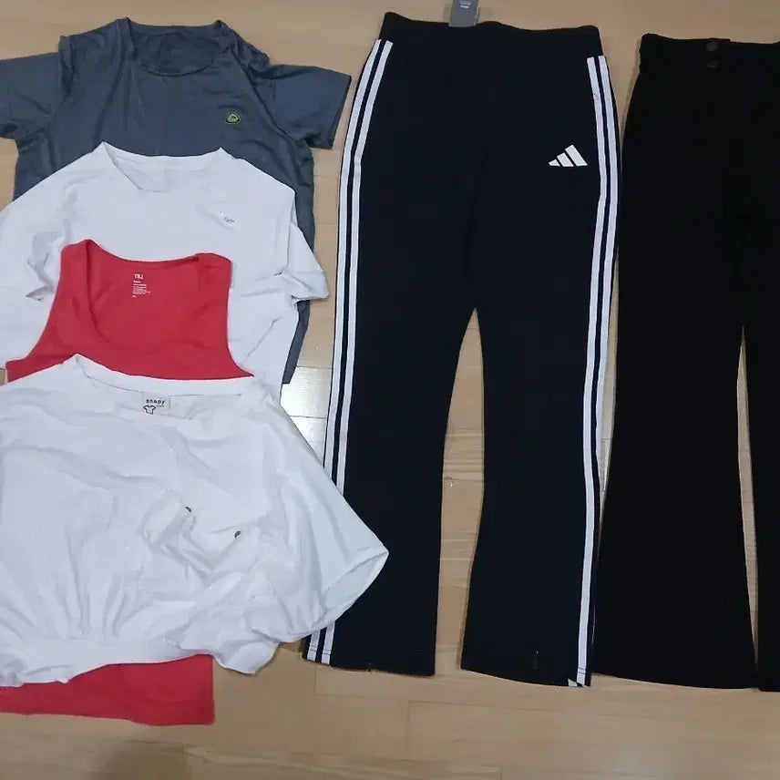 [BUNJANG] Adidas 3-Stripes Track Pants & Women's Clothing Bundle Set / 아디다스 삼선 트레이닝 팬츠 및 여성 의류 세트