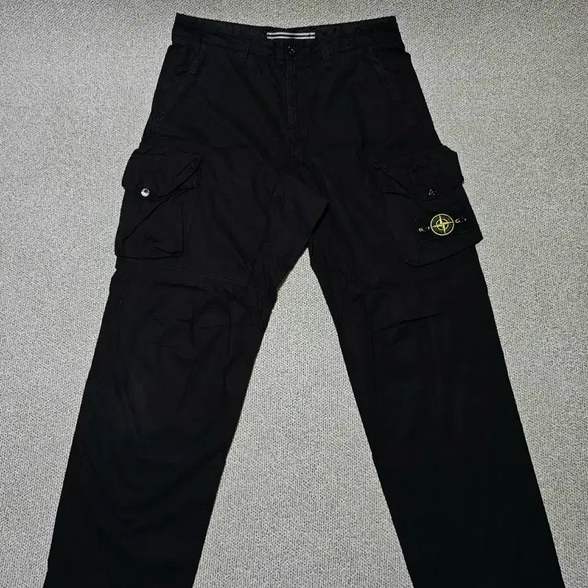 [BUNJANG] Stone Island Trouser Badge Cargo Black Pants / [W32 사이즈] 스톤아일랜드 트라우저 와펜 카고 블랙 팬츠