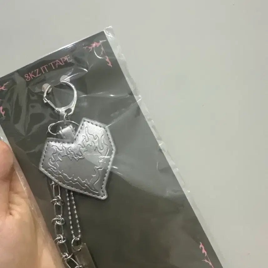 [BUNJANG] Stray Kids 'DO IT' Keychain (Sealed) / 미개봉 원가양도 스키즈 스키주 두잇 키링