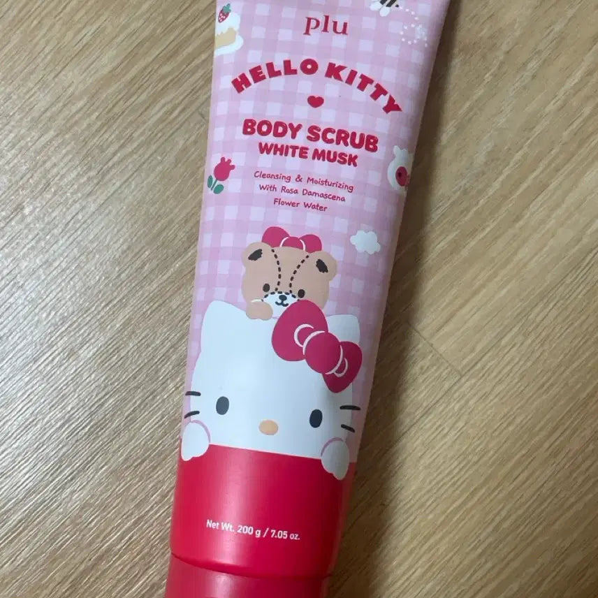 [BUNJANG] Fru: Fru Hello Kitty Body Scrub White Musk / 플루 헬로키티 바디스크럽 화이트머스크