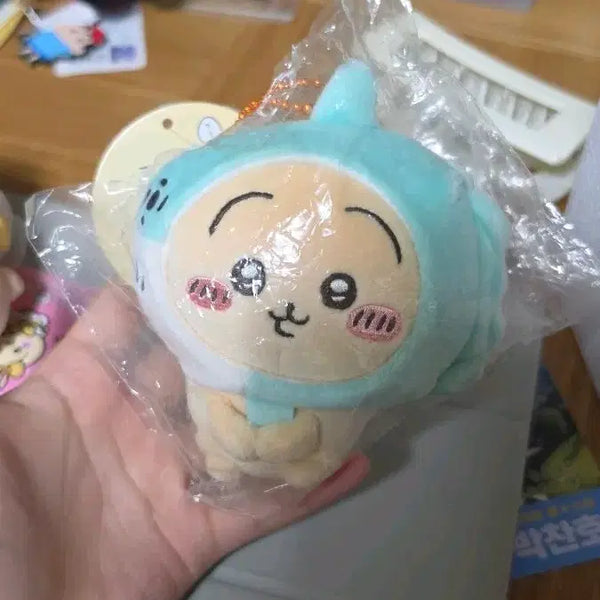 [BUNJANG] Chiikawa Aquarium "I'll Hold You" Mascot (Usagi) / 치이카와 수족관 개복치! 들어줄게  마스코트 (우사기)