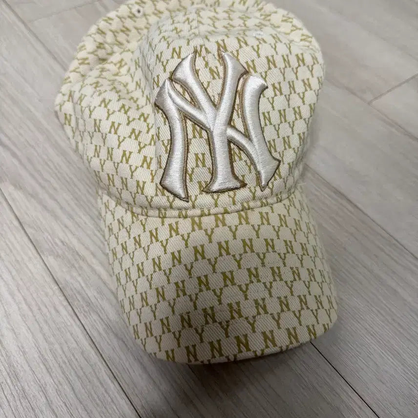[BUNJANG] New Era MLB Beige Cap / 뉴에라 MLB 모자 베이지색