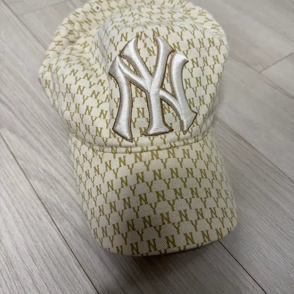 [BUNJANG] New Era MLB Beige Cap / 뉴에라 MLB 모자 베이지색