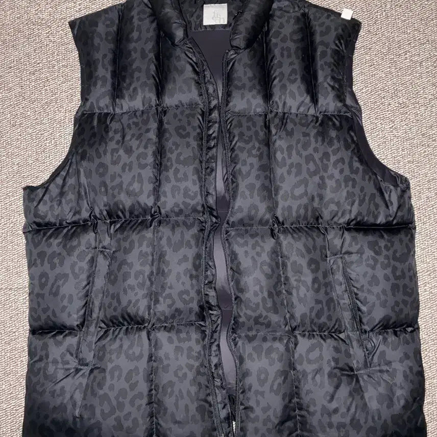 [BUNJANG] Fetch Sunday Leopard Padded Vest XL / 페치선데이 레오파드 패딩조끼 XL