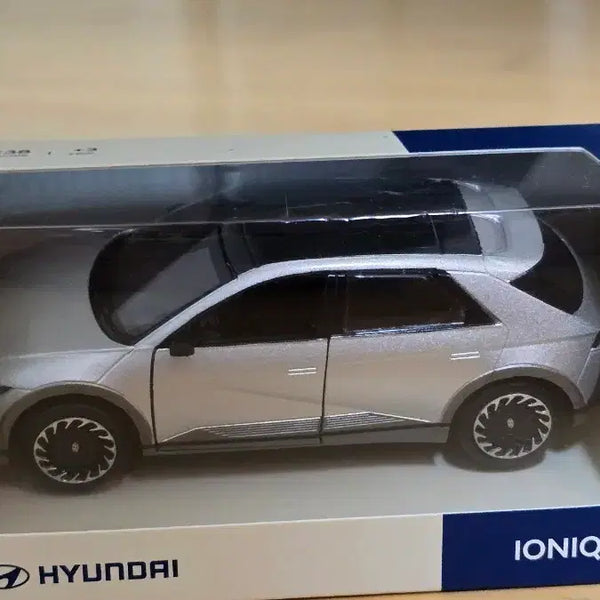 [BUNJANG] Hyundai Ioniq 5 Scale Model Car (1:38 Scale, Silver Diecast) / 1:38 현대 아이오닉 5 모형 자동차 실버 다이캐스트