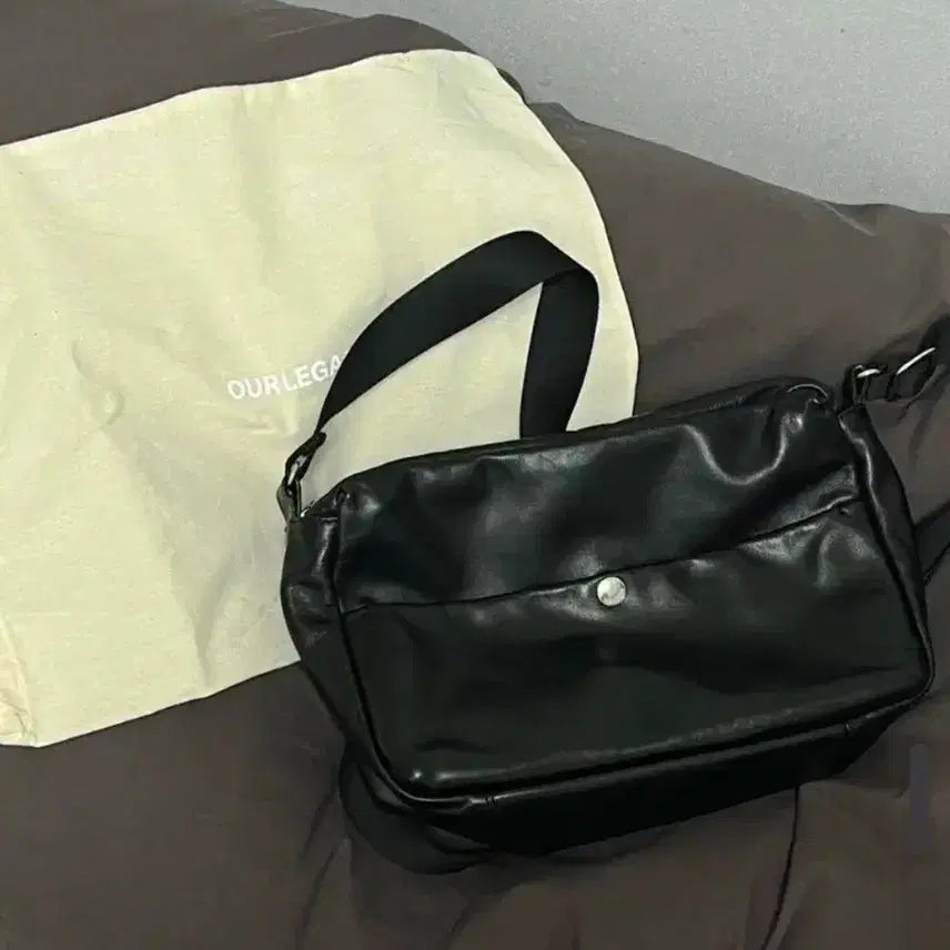 [BUNJANG] Our Legacy Wabag Black Leather Bag / 아워레가시 와백