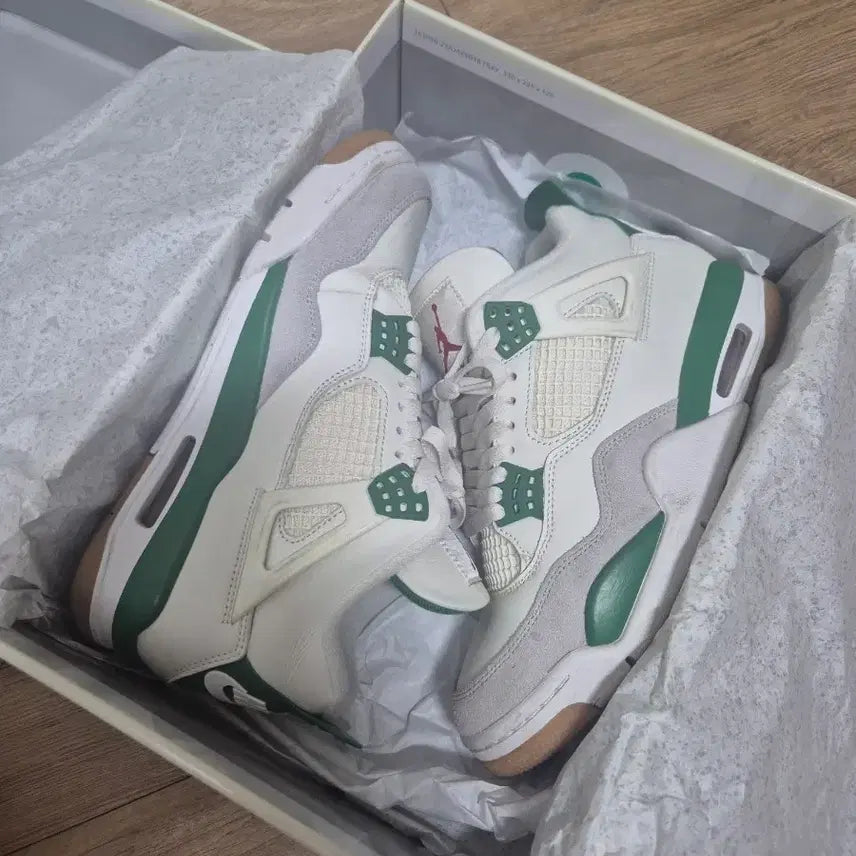 [BUNJANG] Nike Air Jordan 4 SB Retro Pine Green / 나이키 조던4 SB 레트로 파인 그린