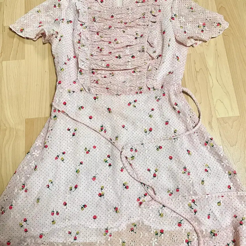 [BUNJANG] Strawberry Pattern Ruffle Mini Dress / 딸기패턴 프릴 딸기우유 핑크 빈티지 미니원피스