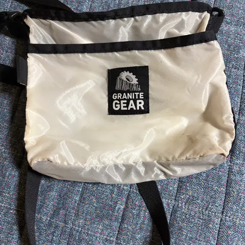 [BUNJANG] GRANITE Gear Crossbody Bag White / GRANITE 그래닛 기어 크로스백
