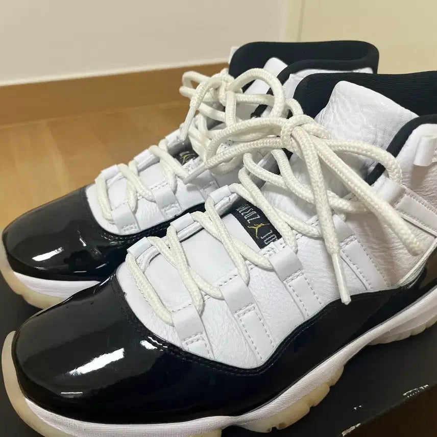 [BUNJANG] Air Jordan 11 Gratitude Sneakers / 에어조던11 그래티튜드